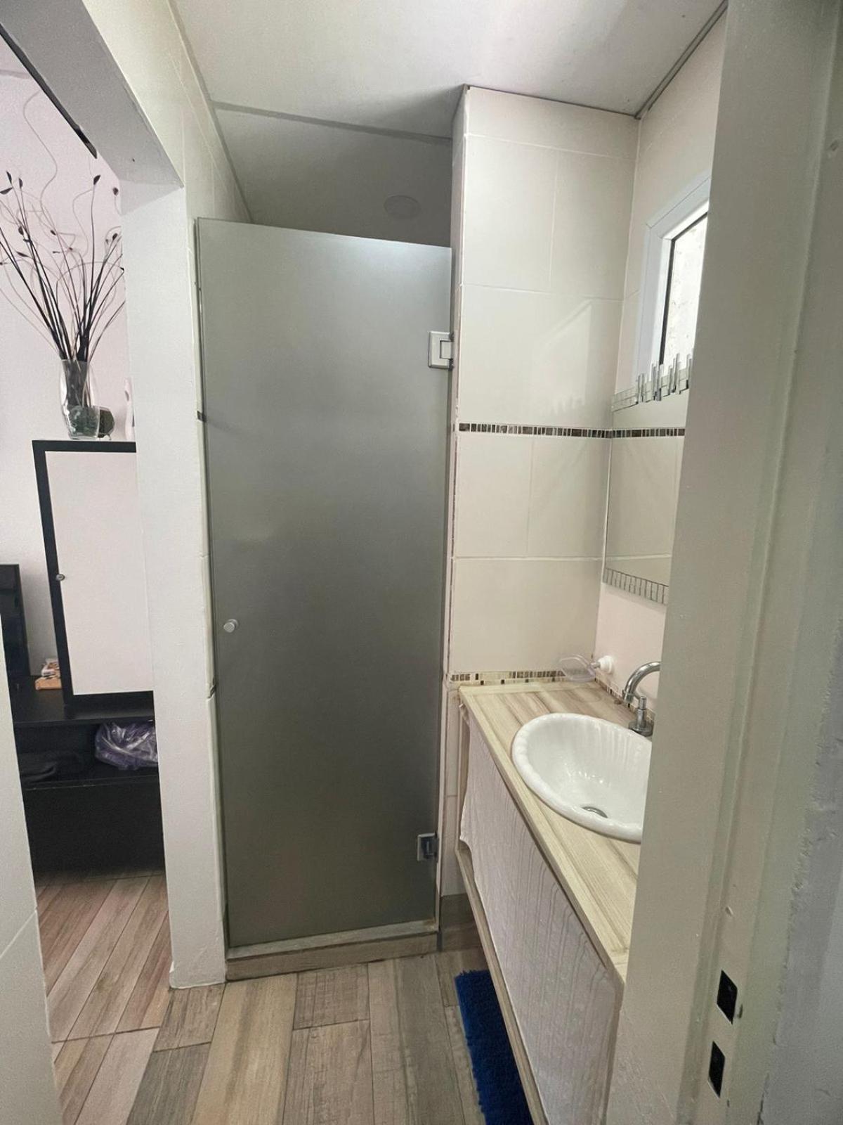 Ezeiza 2 Monoambiente Privado A 15 Minutos Del Aeropuerto Opcional Tranfer Desde Y Hacia El Aeropuerto De Ezeiza Las 24 Horas Pet Friendly Eksteriør bilde