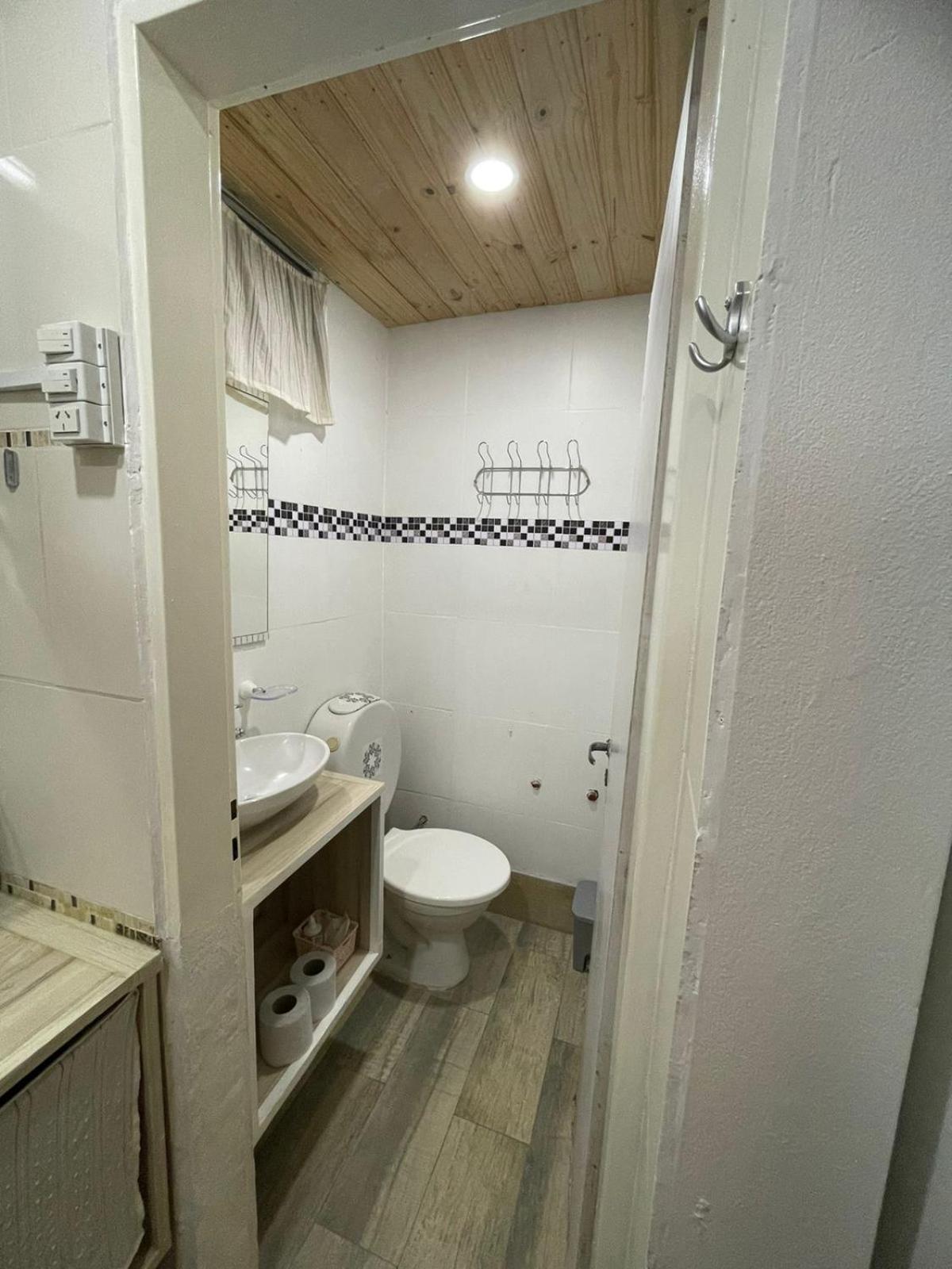Ezeiza 2 Monoambiente Privado A 15 Minutos Del Aeropuerto Opcional Tranfer Desde Y Hacia El Aeropuerto De Ezeiza Las 24 Horas Pet Friendly Eksteriør bilde