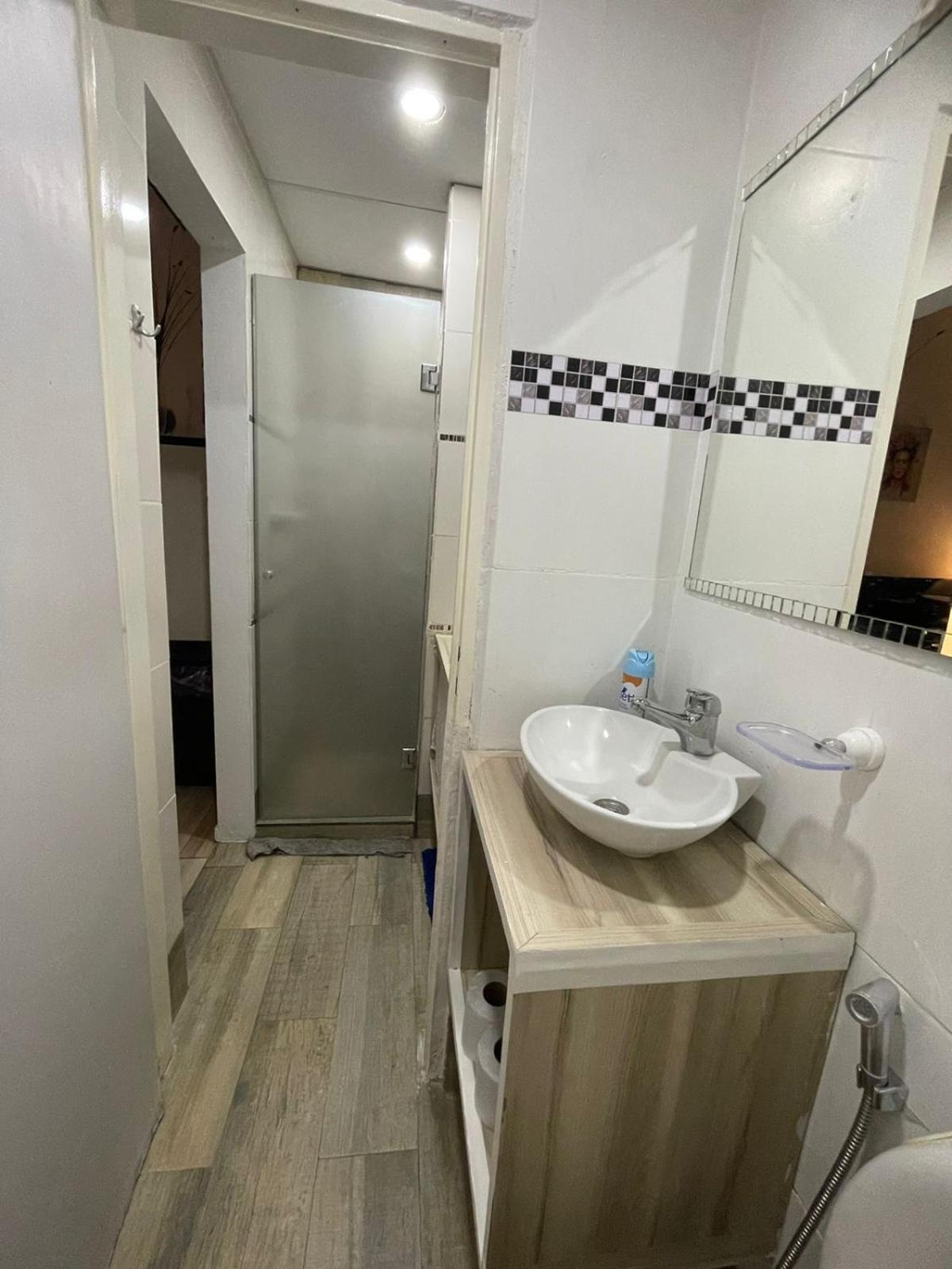 Ezeiza 2 Monoambiente Privado A 15 Minutos Del Aeropuerto Opcional Tranfer Desde Y Hacia El Aeropuerto De Ezeiza Las 24 Horas Pet Friendly Eksteriør bilde