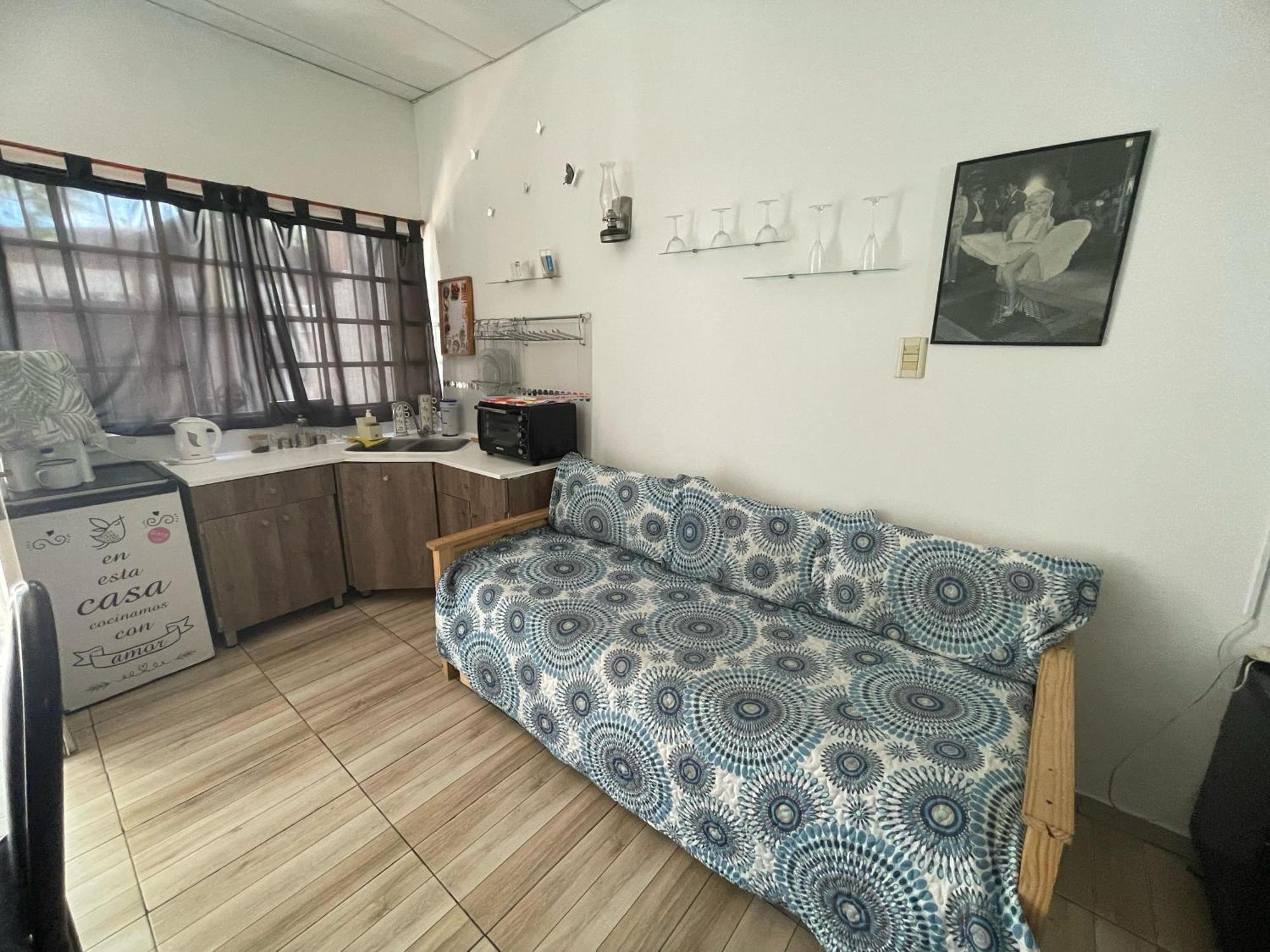 Ezeiza 2 Monoambiente Privado A 15 Minutos Del Aeropuerto Opcional Tranfer Desde Y Hacia El Aeropuerto De Ezeiza Las 24 Horas Pet Friendly Eksteriør bilde
